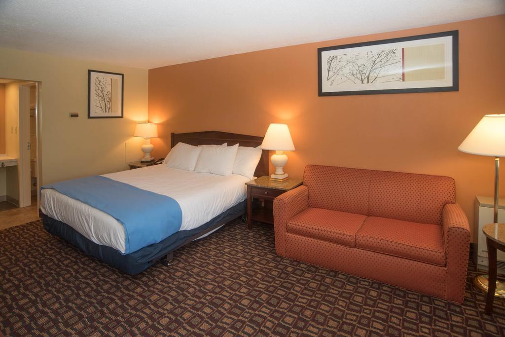Colonnade Inn Lyndonville Экстерьер фото